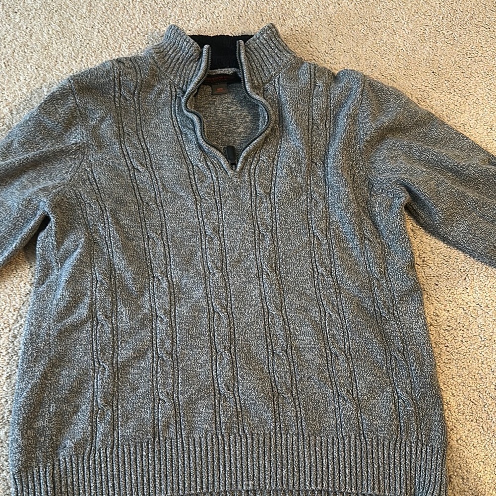 Men's Gray Cable Knit Sweater